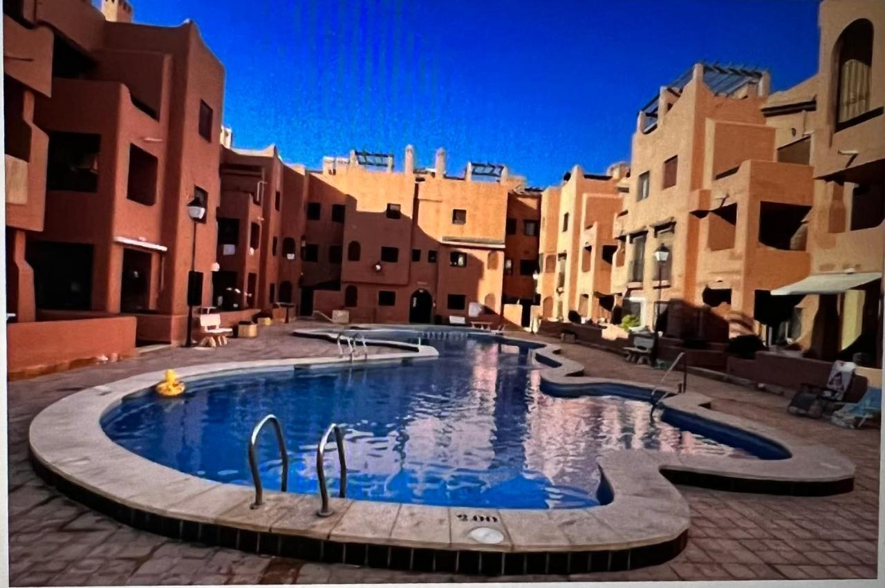 Three Bedroom Apartment With Pool In Torrevieja Eksteriør billede