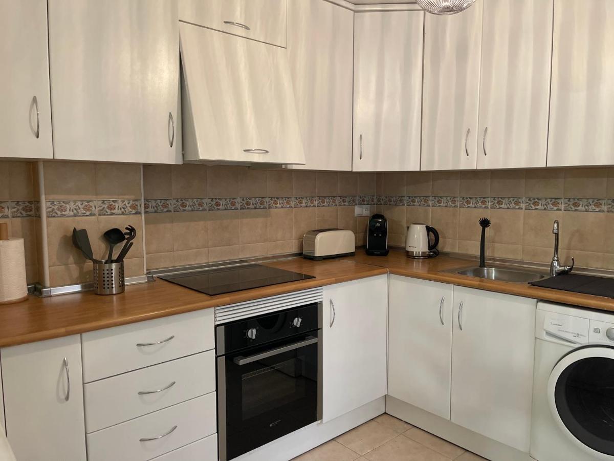Three Bedroom Apartment With Pool In Torrevieja Eksteriør billede