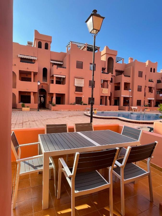 Three Bedroom Apartment With Pool In Torrevieja Eksteriør billede