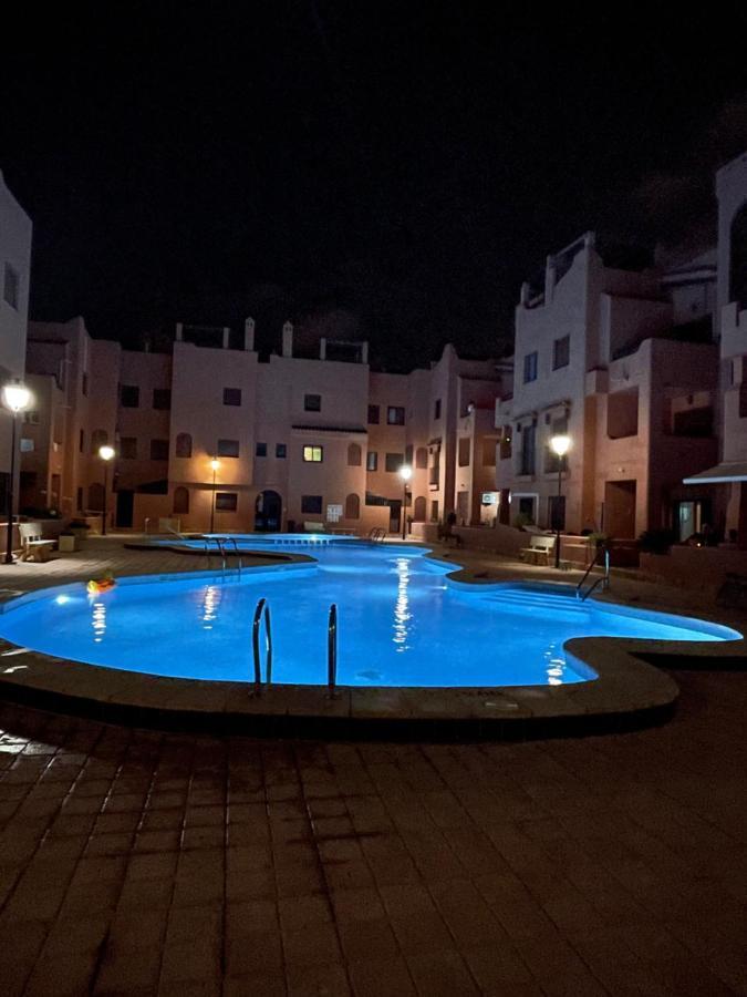 Three Bedroom Apartment With Pool In Torrevieja Eksteriør billede