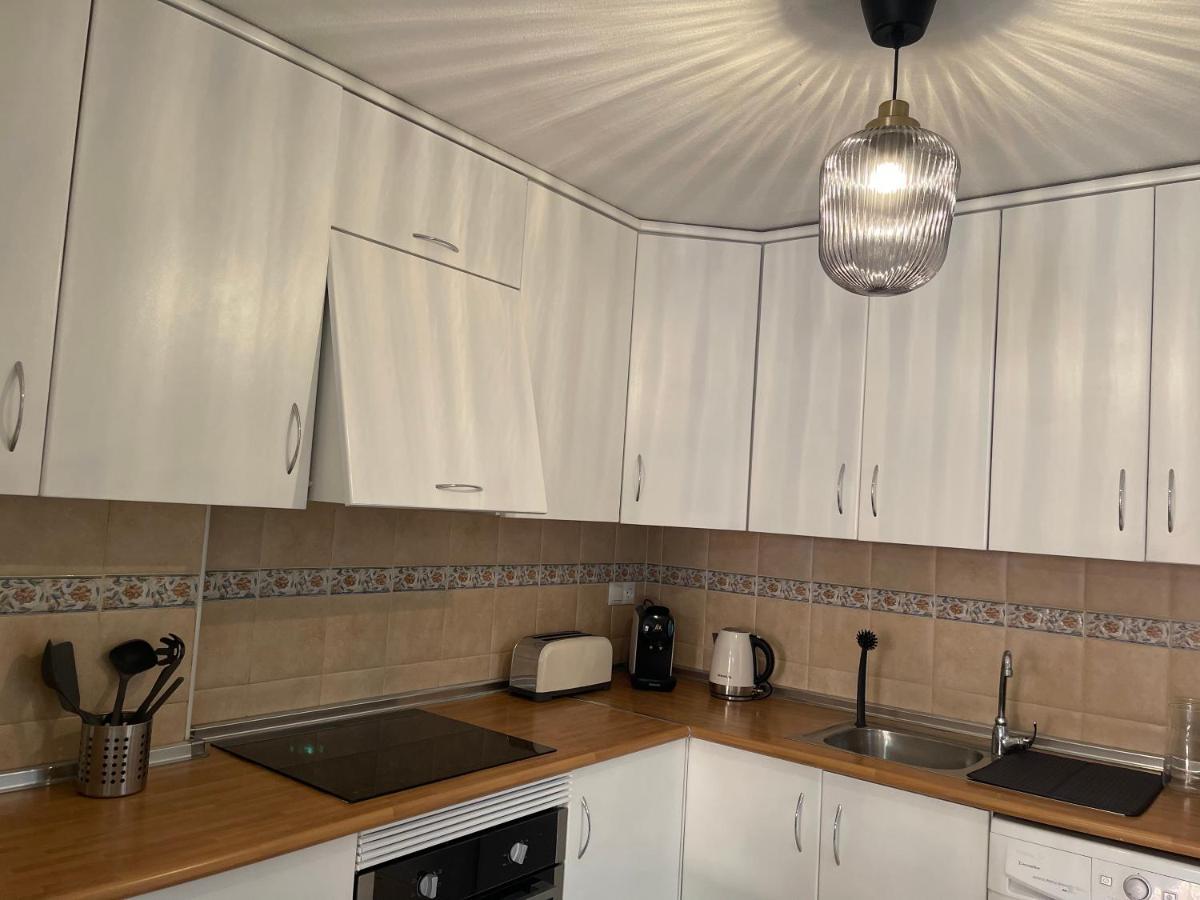 Three Bedroom Apartment With Pool In Torrevieja Eksteriør billede