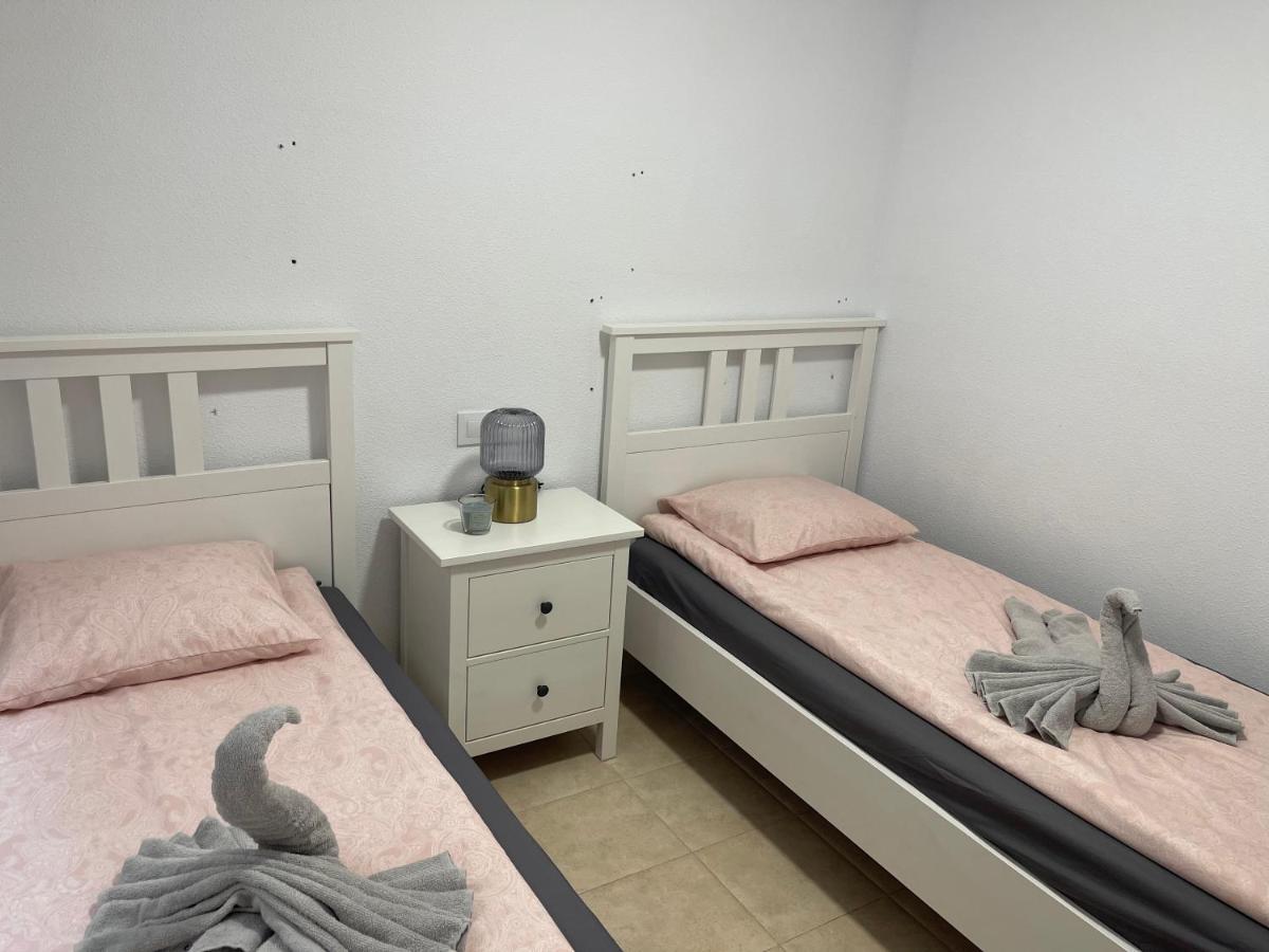 Three Bedroom Apartment With Pool In Torrevieja Eksteriør billede