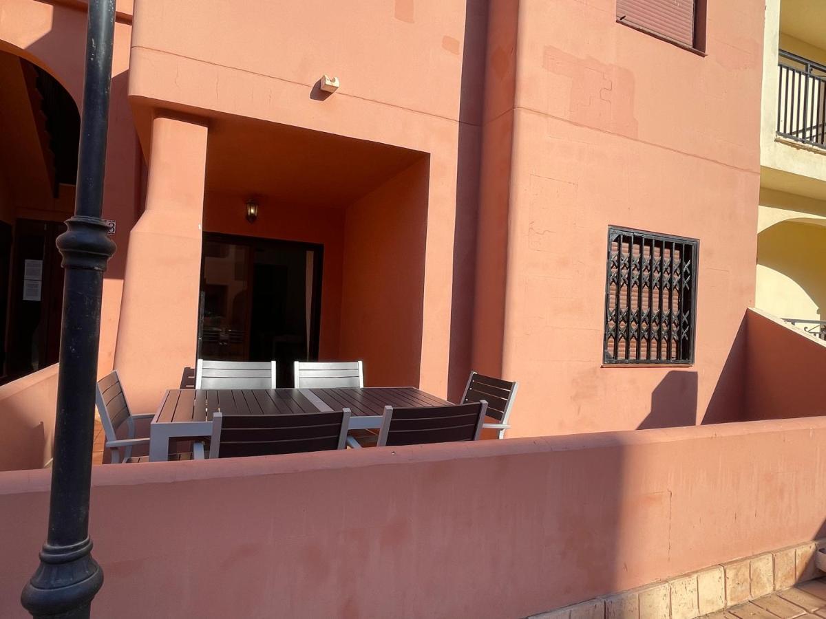 Three Bedroom Apartment With Pool In Torrevieja Eksteriør billede