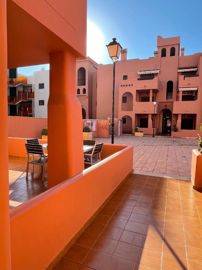 Three Bedroom Apartment With Pool In Torrevieja Eksteriør billede