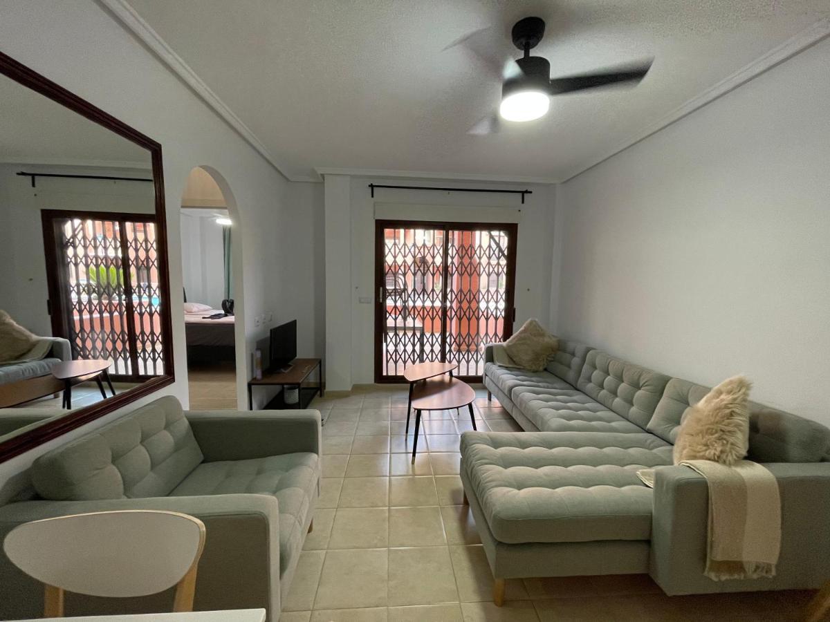 Three Bedroom Apartment With Pool In Torrevieja Eksteriør billede